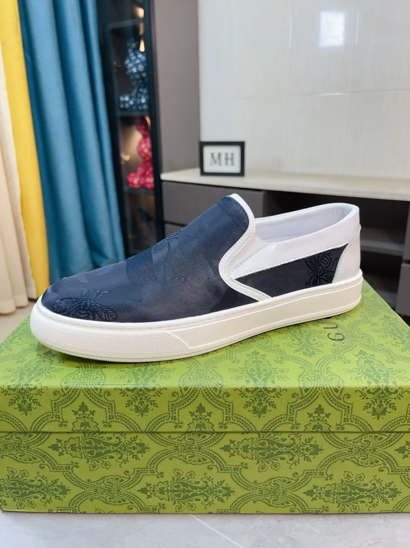 Men's shoes 💰360🌹🌹GUCCI [Gucci] New high-end brand of men's shoes, the latest fashionable casual men's shoes, trendy and versatile style, relaxed and sporty style, uppers imported from Italy, genuine leather lining and ultra-fine workmanship. Original personalized fashionable rubber wear-resistant outsole, light and comfortable on the foot, size 38-44
